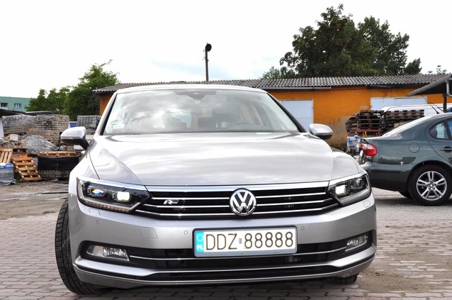 Volkswagen Passat cena 74500 przebieg: 110000, rok produkcji 2016 z Bielawa małe 154